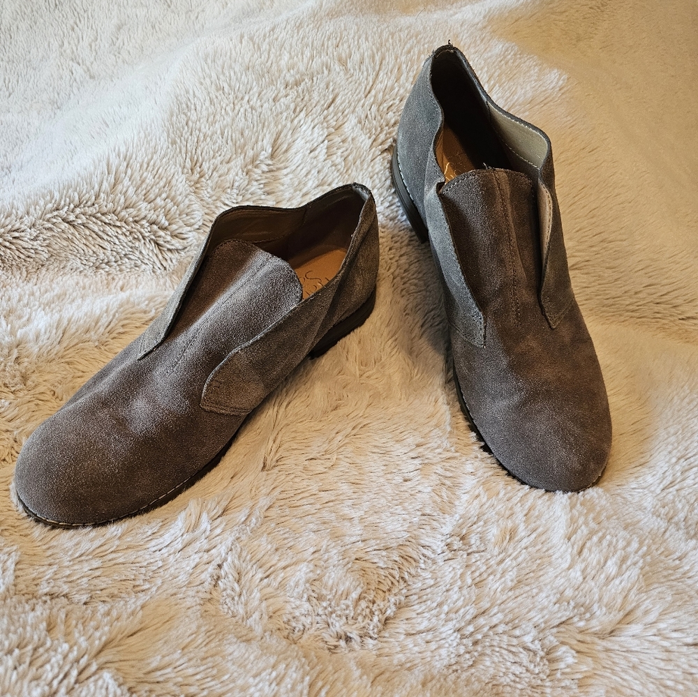 Womens Size 9, Franco Sarto Grey Booties